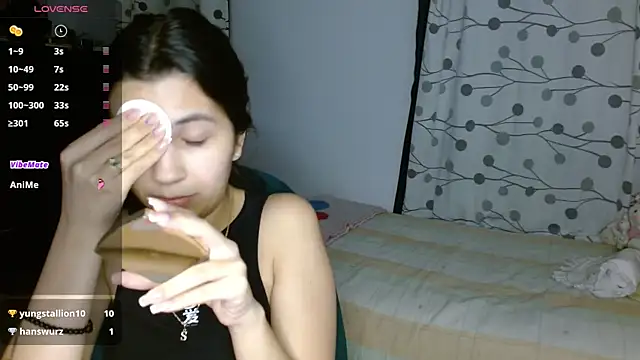 mia  lopez  online show from December 29, 2024, 4:48 am