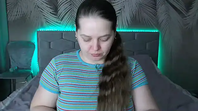 Snapshot of uliastar chatting on February 2, 2025, 8:24 am uliastar online show from February 2, 2025, 8:24 am