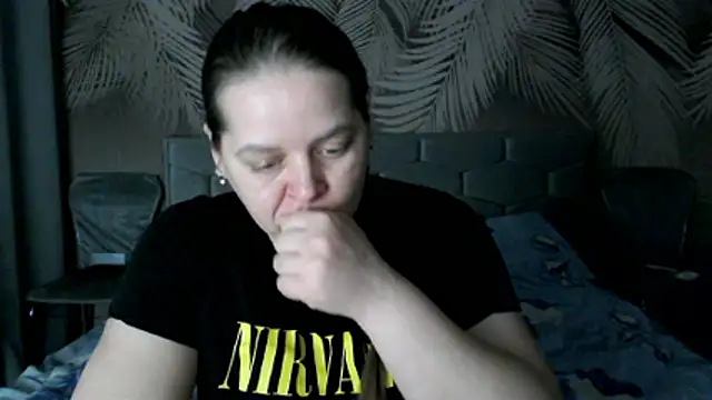 uliastar online show from February 6, 2026, 9:23 am