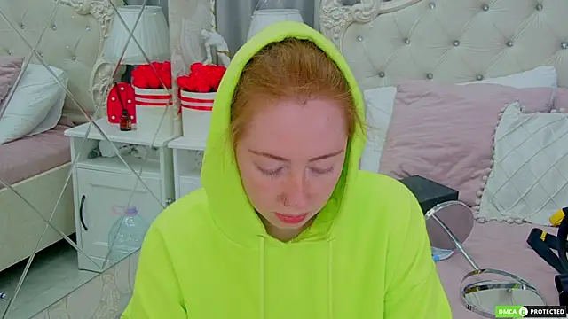 TinaBrook online show from September 22, 2025, 3:30 am