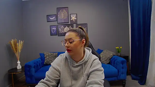 Snapshot of Katewalker_ chatting on December 7, 2024, 5:09 pm Katewalker online show from December 7, 2024, 5:09 pm