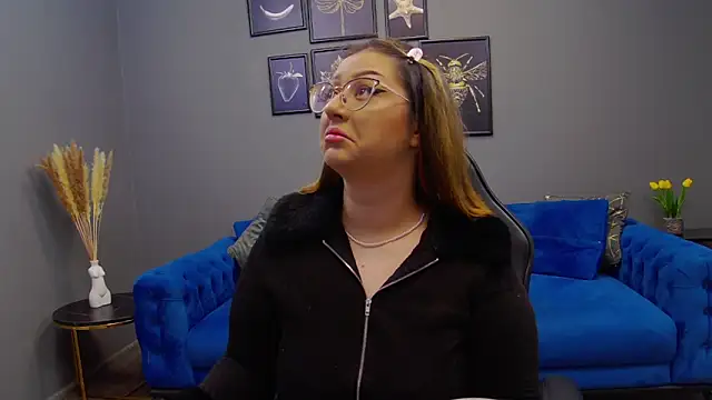 Snapshot of Katewalker_ chatting on December 9, 2024, 6:57 pm Katewalker online show from December 9, 2024, 6:57 pm