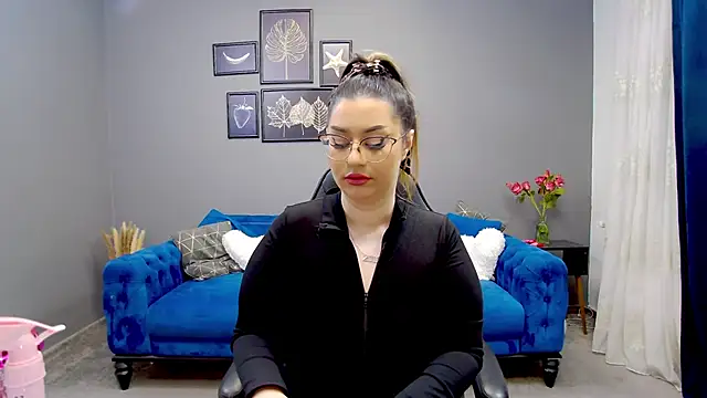 Snapshot of Katewalker_ chatting on February 26, 2025, 6:21 pm Katewalker online show from February 26, 2025, 6:21 pm