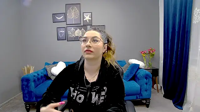 Snapshot of Katewalker_ chatting on March 19, 2025, 6:12 pm Katewalker online show from March 19, 2025, 6:12 pm