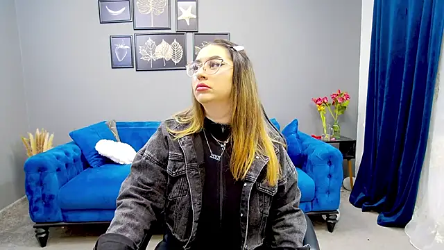 Snapshot of Katewalker_ chatting on March 20, 2025, 6:09 pm Katewalker online show from March 20, 2025, 6:09 pm