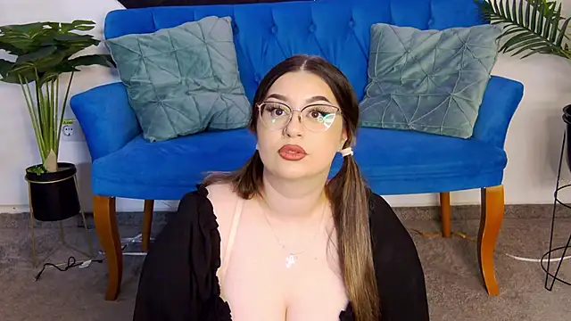 Katewalker  online show from May 27, 2026, 10:07 pm