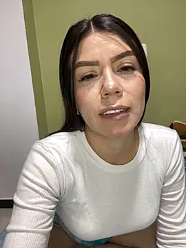 Snapshot of martina_contreras chatting on March 7, 2025, 5:08 am martina contreras online show from March 7, 2025, 5:08 am