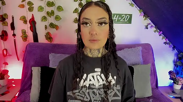 Cata green online show from February 4, 2025, 9:10 pm