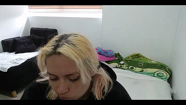 MommyMiaWs online show from January 21, 2025, 7:17 pm