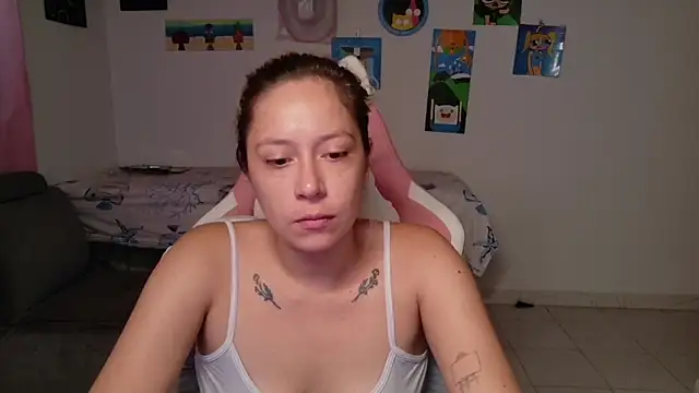 MommyMiaWs online show from May 27, 2026, 1:52 pm