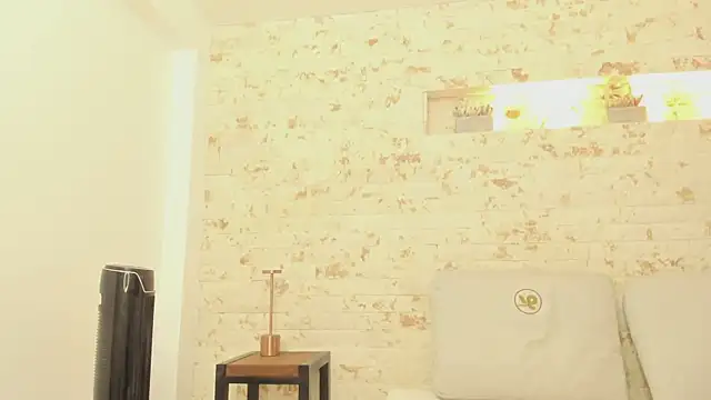 anette cooper online show from February 6, 2025, 10:04 am