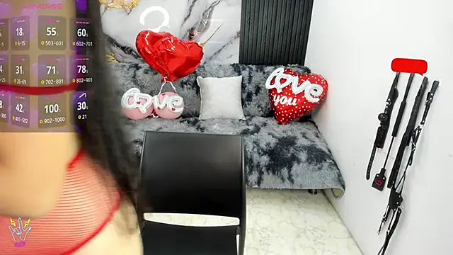 Snapshot of criss_21_ chatting on February 14, 2026, 8:05 pm criss 21 online show from February 14, 2026, 8:05 pm