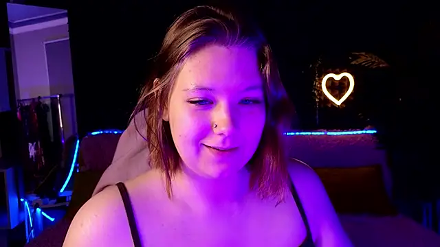 DjennaPalme online show from September 29, 2025, 1:44 am