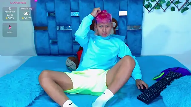 Hakim prettynigg online show from January 5, 2025, 3:23 pm