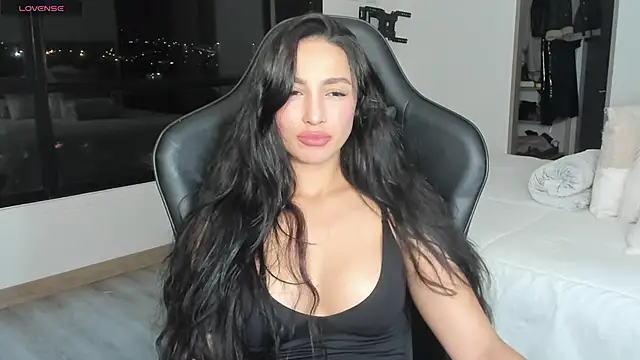 EvaMoet online show from March 3, 2025, 2:04 am