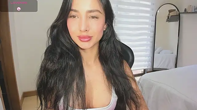 EvaMoet online show from February 25, 2026, 12:48 pm