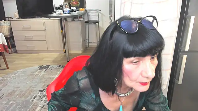 Tina Joness online show from December 4, 2024, 3:43 pm