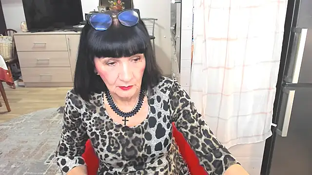 Tina Joness online show from December 8, 2024, 5:33 pm