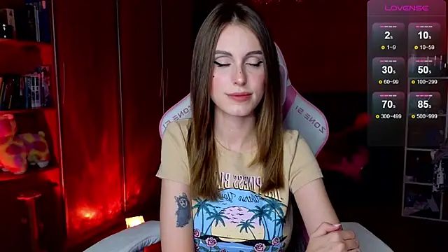 Snapshot of EdelineMaher chatting on October 27, 2025, 3:05 pm EdelineMaher online show from October 27, 2025, 3:05 pm