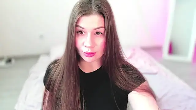 JuicyHelenX online show from June 19, 2026, 10:08 am