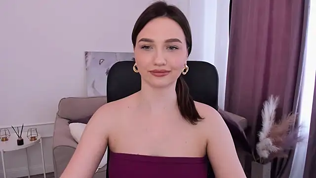 Snapshot of GracefulLook chatting on March 5, 2025, 7:16 am GracefulLook online show from March 5, 2025, 7:16 am