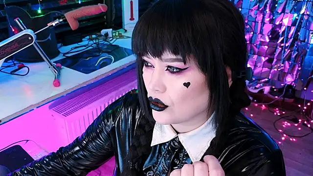 Snapshot of wickedxqueen chatting on February 13, 2025, 5:26 am wickedxqueen online show from February 13, 2025, 5:26 am