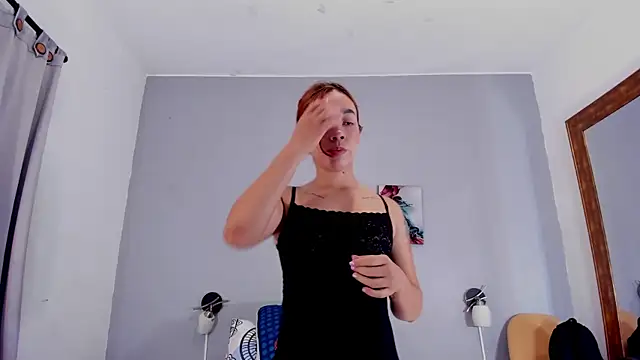 Snapshot of Estrella_Duran chatting on July 17, 2026, 12:23 pm Estrella Duran online show from July 17, 2026, 12:23 pm