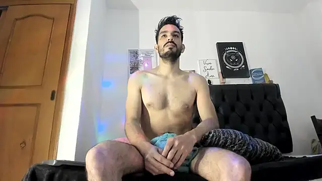 JohanyLatino online show from January 13, 2025, 5:23 pm