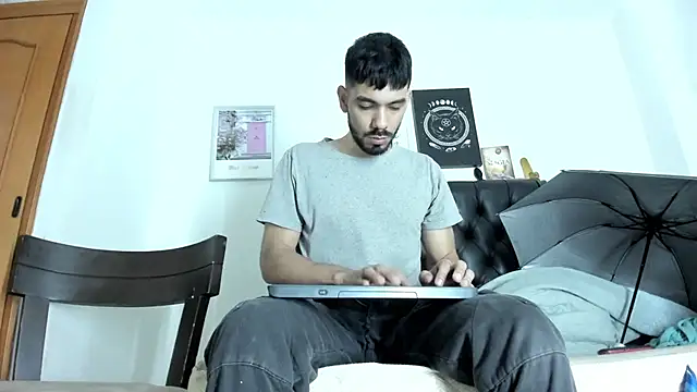 JohanyLatino online show from February 25, 2025, 12:13 pm