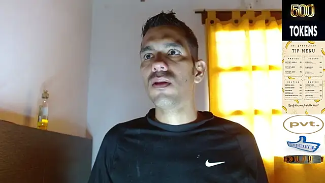 JohanyLatino online show from April 15, 2026, 7:21 pm