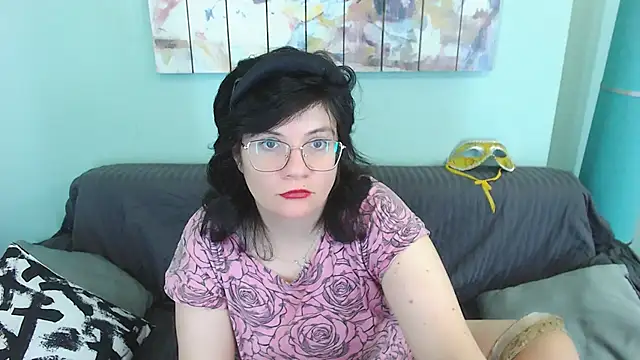 EverlyRays online show from February 5, 2025, 8:25 pm