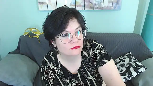 EverlyRays online show from March 7, 2025, 9:59 pm