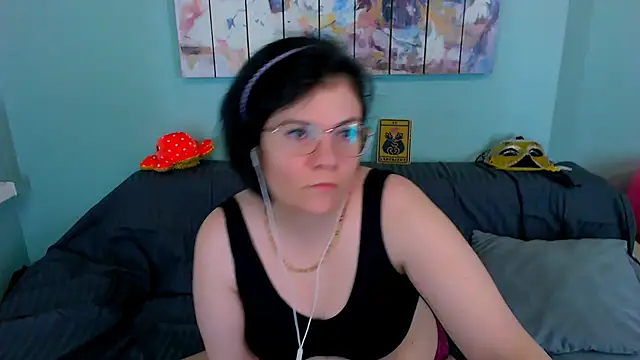 EverlyRays online show from February 26, 2026, 5:34 pm