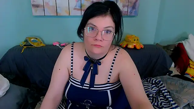 EverlyRays online show from April 18, 2026, 8:29 am