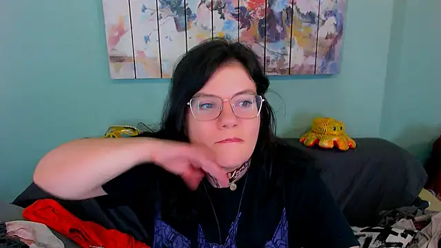 EverlyRays online show from April 22, 2026, 7:26 pm