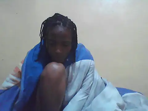 Smillie prety online show from December 17, 2025, 4:29 am