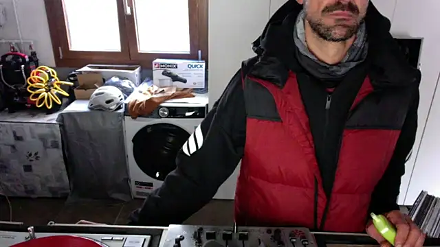 Snapshot of techmoon chatting on November 8, 2025, 3:56 pm techmoon online show from November 8, 2025, 3:56 pm