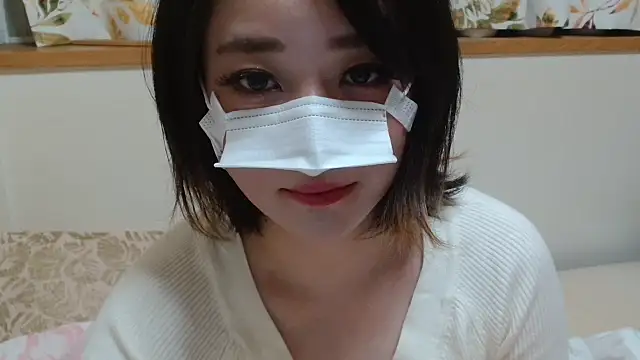 liliyRiSAcha-n online show from November 6, 2025, 8:26 am