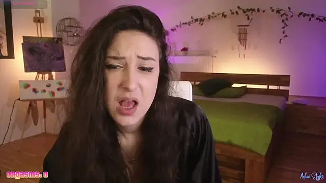melinastyles online show from May 17, 2026, 1:18 pm