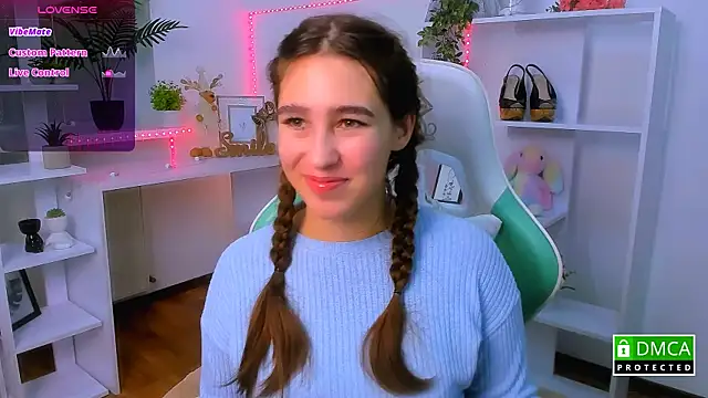  Eliizabeth  online show from November 21, 2025, 10:30 pm