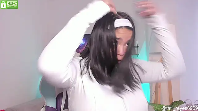 tati reyess online show from September 26, 2025, 1:48 pm