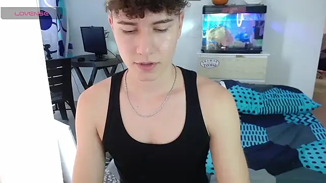 Snapshot of adrian_morelly chatting on October 18, 2025, 7:47 pm adrian morelly online show from October 18, 2025, 7:47 pm