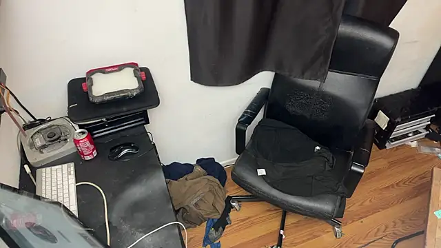 leanjamesdean online show from June 21, 2026, 2:47 am