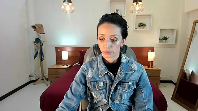 Kristen Garner online show from February 10, 2025, 8:00 pm