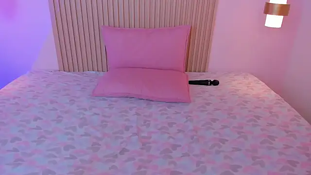 EmilyEvans7 online show from February 12, 2026, 3:01 am