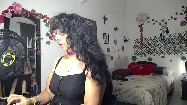 YourWhoreXX online show from May 16, 2026, 12:48 pm