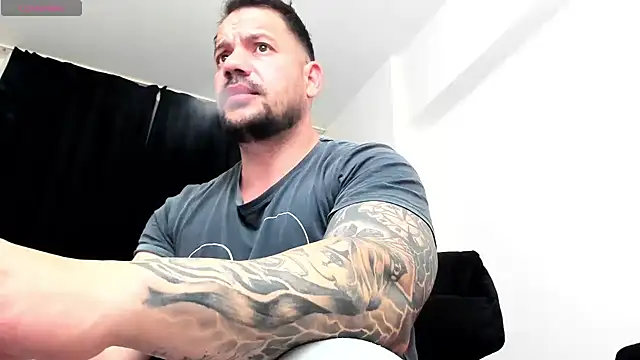 musclemonster31 online show from November 30, 2025, 10:25 pm