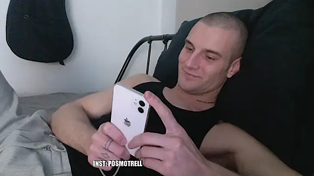 Snapshot of ETHAN_MOORE chatting on February 25, 2026, 4:16 pm ETHAN MOORE online show from February 25, 2026, 4:16 pm