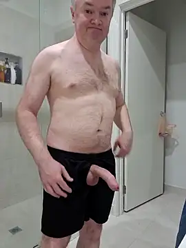 Snapshot of MichOxxford chatting on October 2, 2025, 2:02 pm MichOxxford online show from October 2, 2025, 2:02 pm