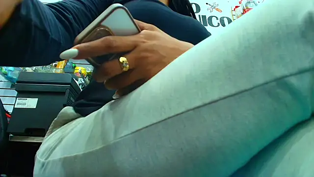 SQUIRT4UMEGAN online show from October 3, 2025, 8:50 pm